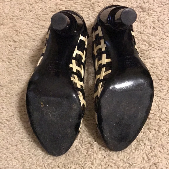 COPY - 🖤Chanel CC Pumps - Picture 6 of 17